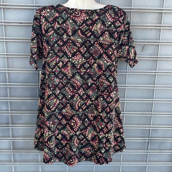 LulaRoe Paisley Printed Perfect T High Low Top-#0186 - Picture 7 of 12